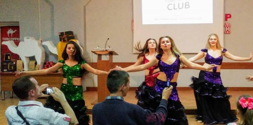 Східні танці Матвіївського БК прикрашають міські заходи