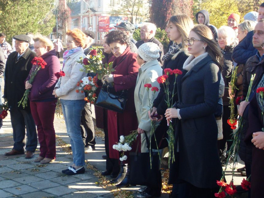 «В пам’яті поколінь..» – у Корабельному районі відбулися урочистості до Дня визволення України від фашистських загарбників