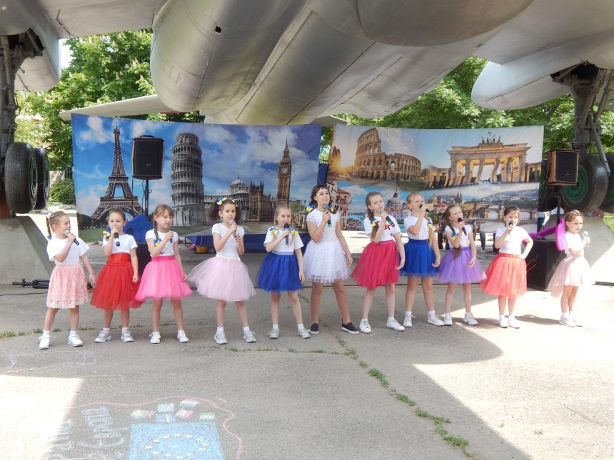 У Кульбакінському мікрорайоні відсвяткували День Європи в Україні