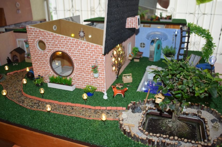 “Який він, будинок мрії?”: миколаївцям презентували високотехнологічний ляльковий будиночок