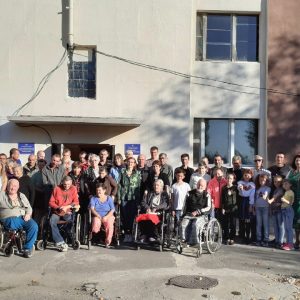 «Срібні ниточки між берегами»: творчий колектив Великокорениського БК завітав у гості до благодійної організації