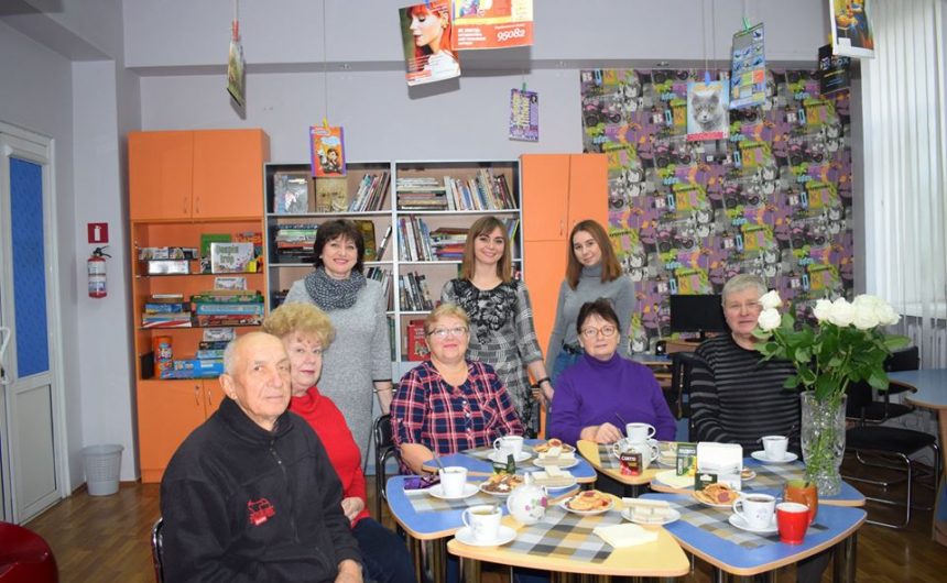 Вчитись ніколи не пізно: у клубі «Золотий вік» ЦМБ для дітей ім. Ш. Кобера і В. Хоменка відбувся випускний