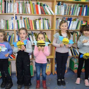 Читання вголос: у ЦМБ для дітей ім. Ш. Кобера і В. Хоменка пройшло заняття творчої майстерні «Бджілка»