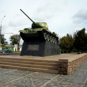 Пам’ятний знак  воїнам визволителям м. Миколаєва. Танк