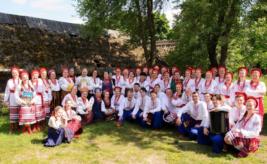 Пісенний вінок «Зоряниці»: миколаївці підкорюють терена України