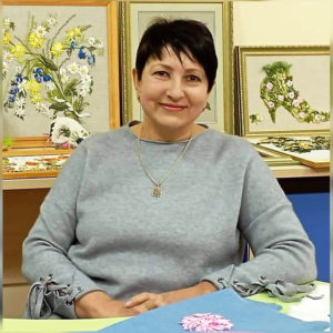 «Віра у щасливе майбутнє…»: квітучий візерунок творчості вишивальниці Ірини Гурської