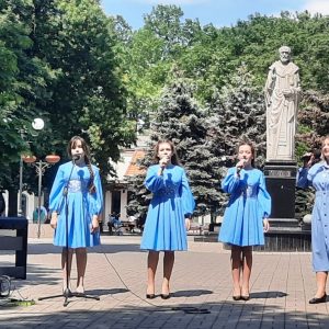 «Ми діти твої, Україно!»: вихованці дитячих музичних шкіл Миколаєва подарували містянам святковий концерт