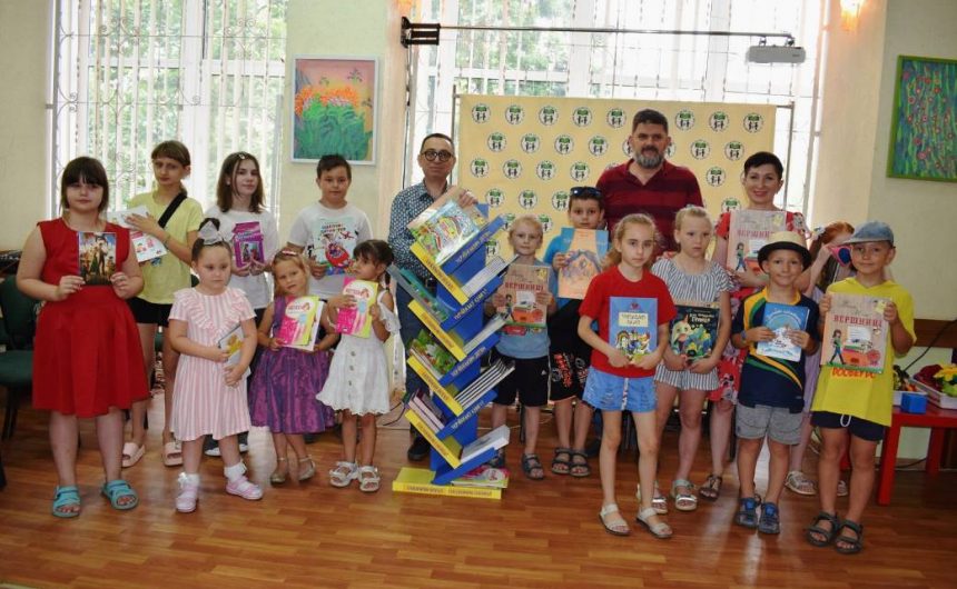 «Українським дітям – українську книгу»: в рамках благодійної акції дитячі бібліотеки міста поповнилися 500 новими примірниками