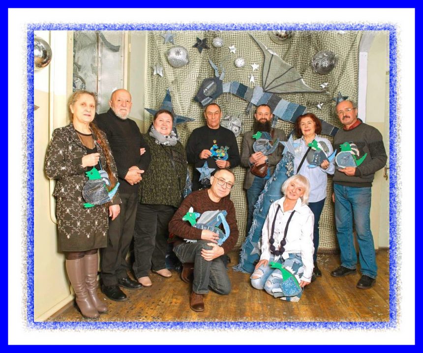 «Джинсовий Дракон»: у Дитячій художній школі міста Миколаєва відкрилась традиційна новорічна виставка
