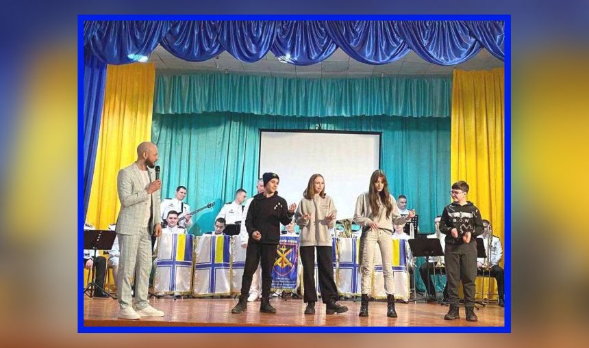 Зимовий настрій: у Малокорениському БК відбувся яскравий концерт від миколаївських музикантів та студентської молоді