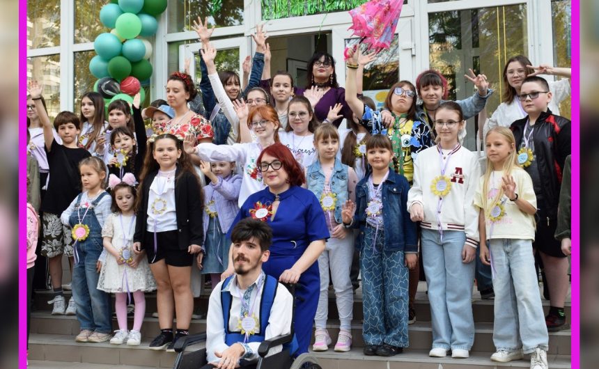 З ювілеєм: у бібліотеці імені Шури Кобера і Віті Хоменка студія «Берегиня» відзначила 20-річчя З ювілеєм: у бібліотеці імені Шури Кобера і Віті Хоменка студія «Берегиня» відзначила 20-річчя