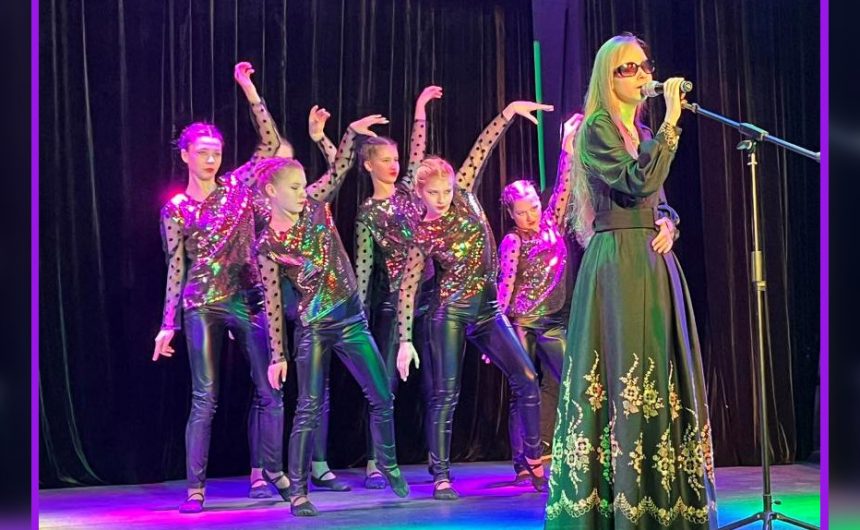 «Мій Всесвіт – музика»: юна вокалістка Яна Мацеплюк -Ярчук запросила миколаївців на сольний концерт