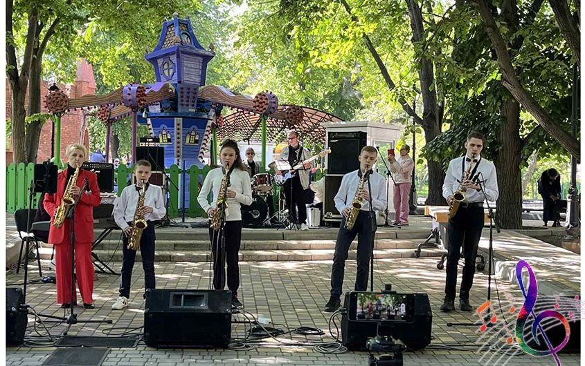 Інтеркультурний проєкт: фестиваль виконавців музики народів світу «Перлини вічності»