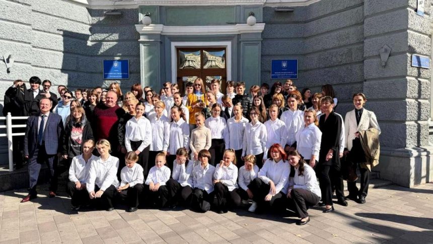 «Пліч-о-Пліч»: «Jazz Teen Band» із Миколаєва зробив творчий дарунок житомирянам