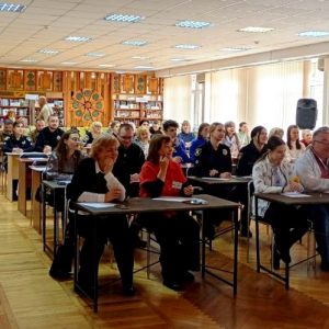 «Радіодиктант національної єдності»: у бібліотеці імені Марка Кропивницького миколаївці долучилися до всеукраїнської акції