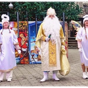 «Миколай крокує містом»: як городяни зустріли зимові свята «Миколай крокує містом»: як городяни зустріли зимові свята